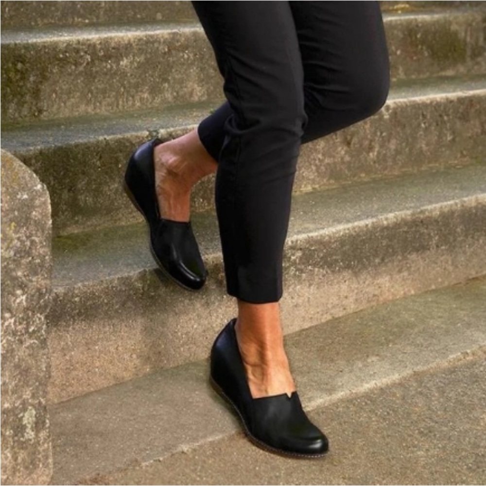 Dansko Liliana Black Wedge Loafer Size EUR 35 US 5 - Picture 2 of 16